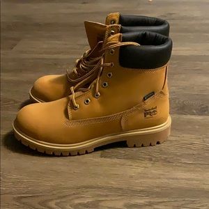 Size 10 women’s timberland boots